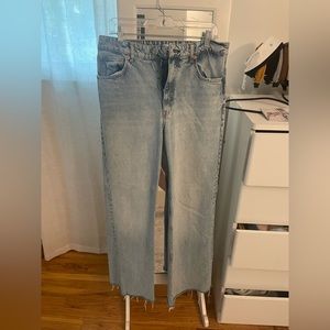 ZARA WIDE LEG JEAN LIGHT WASH. Size 10. Barely worn.